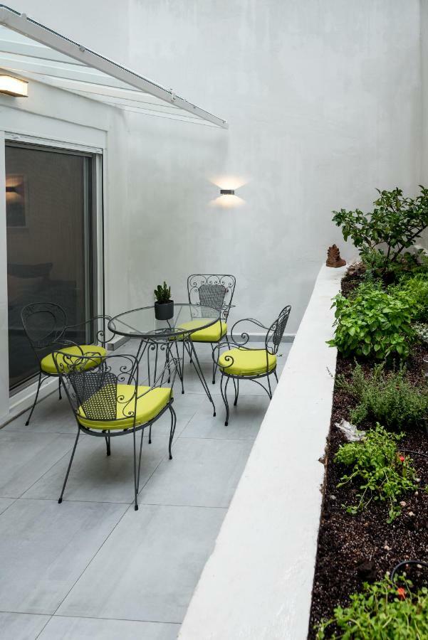 Central Cozy Studio With A Secret Garden Atena Exterior foto