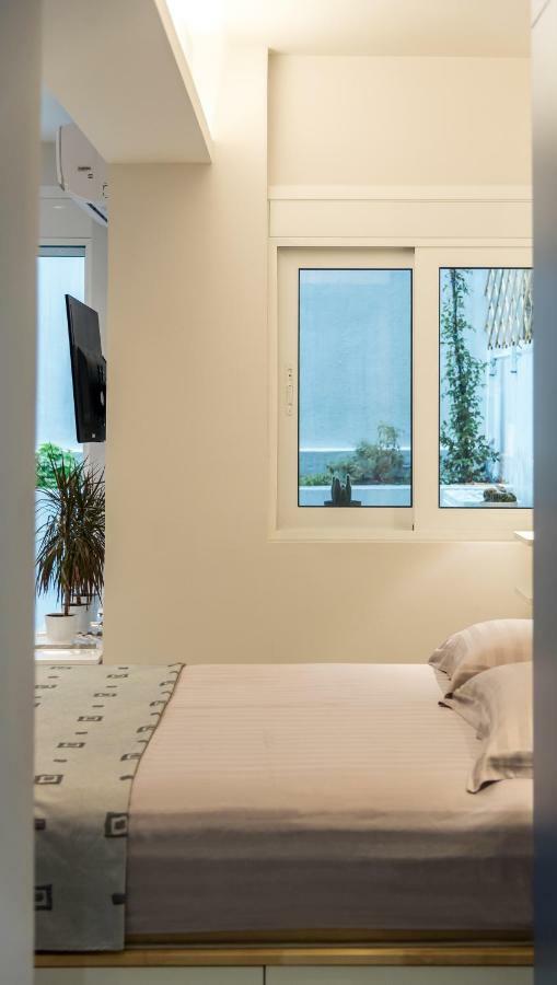 Central Cozy Studio With A Secret Garden Atena Exterior foto