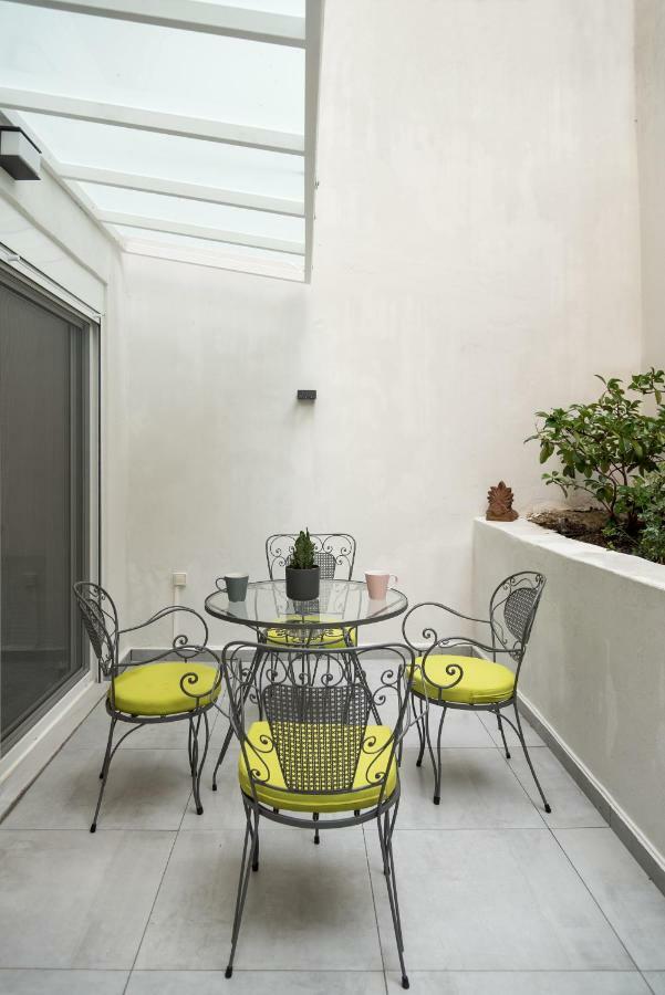Central Cozy Studio With A Secret Garden Atena Exterior foto